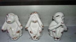 ÜÇ.MAYMUN GÖRMEDİM DUYMADIM BİLMİYORUM BÜYÜK BOY 3 MAYMUN HEYKELİ DETAY RESİMLERDE VAR (ANTİK RAF