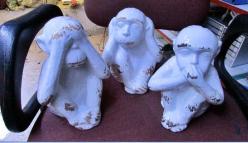 ÜÇ.MAYMUN GÖRMEDİM DUYMADIM BİLMİYORUM BÜYÜK BOY 3 MAYMUN HEYKELİ DETAY RESİMLERDE VAR (ANTİK RAF