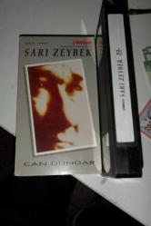 SARI ZEYBEK CAN DÜNDAR VİDEO KASET VHS (DÜKKAN RAF