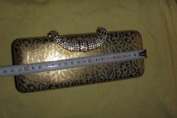 ANTİKA DEĞİL AMA ÇOK GÜZEL BİR ÇANTA GECE ÇANTASI DETAY RESİMLERDE VAR (ANTİK KOLİ 4