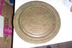 PİRİNÇ.VEYA BAKIR.METAL EL YAPIMI DUVAR TABAĞI BÜYÜK BOY DETAY RESİMLERDE VAR