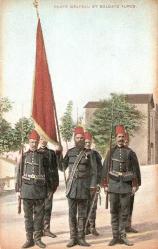 Osmanlı renkli posta kartı asker sancak