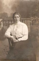 .Osmanlıca yazılı kart---Fotoğraf KADIN