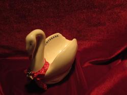 SÜMERBANK IN KUĞU ŞEKLİNDE SINIRLI SAYIDA ÜRETTİĞİ SİGARA VEYA PURO KÜLLÜĞÜ 224,1