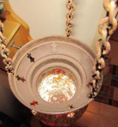 KANDİL MUM İÇİN YAPILMIŞ KESME RENKLİ DİZAYN CAMLI ZİNCİRLİ ASMALI ÇOK ENDER BAKIR CAM KOMBİNASYONU 204