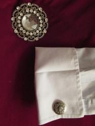 KOL DÜĞMESİ FATİHİN TUĞRASI ŞEKLİDE VE ENDER BİR PARÇA ÇOK HOŞ GÖRÜNÜMLÜ VE KULLANILMAMIŞ 651