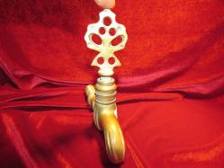 PİRİNÇ MUSLUK VİNTAGE AÇMA KAPAMA YERİ SELÇUKLU MOTİFLİ OSMANLI PİRİNÇ MUSLUĞU P 155.2