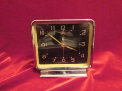 LOT.16 » SAAT MASA SAATİ ÇİN MALI POLARİS KURMALI ALARMLI ÇALIŞIR VAZİYETTE MASA SAATİ P 408