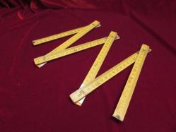 METRE ESKİNİN USTALARIN YANINDAN AYIRMADIĞI KIVIRMALI İÇ İÇE GEÇMELİ AHŞAP METRE 243-1