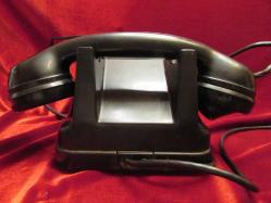 TELEFON.ANTİKA MANYATOLU TESLA MARKA 1962.ÇOK DİRİ BİR TLF.ÇEVİRME KOLU EKSİK. TAKILMASI GEREK 401