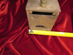 ÜTÜ ANTİKA KÖMÜRLÜ ÜTÜ.OLDUKÇA YAŞLI BİR DÖNEM ÜTÜSÜDÜR.KOLEKSİYONLUK BİR PARÇADIR 207