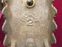 ÜTÜ ANTİKA KÖMÜRLÜ ÜTÜ.OLDUKÇA YAŞLI BİR DÖNEM ÜTÜSÜDÜR.KOLEKSİYONLUK BİR PARÇADIR 207