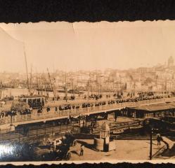 GALATA KÖPRÜSÜ OSMANLI DÖNEMİ ORJİNAL FOTOĞRAFI VE GEÇİŞ JETONU.ÇOK ENDER VE KIYMETLİDİR 299