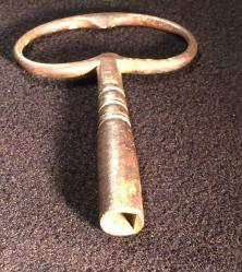 SAAT DUVAR SAATİ,SAAT KURMA ANAHTARI 13 NUMARA 297