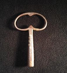 SAAT DUVAR SAATİ,SAAT KURMA ANAHTARI 13 NUMARA 297