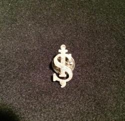 İŞ BANKASI  ROZETİ ENDER VE ZOR BULUNAN BİR PARÇA ÇOK İYİ DURUMDADIR.KİR PAS BARINDIRMAZ. 369