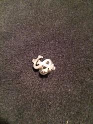 İŞ BANKASI  ROZETİ ENDER VE ZOR BULUNAN BİR PARÇA ÇOK İYİ DURUMDADIR.KİR PAS BARINDIRMAZ. 369