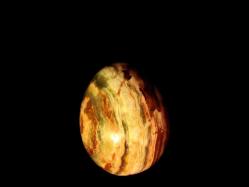 YEŞİL YUMURTA ŞEKLİNDE YADA TAŞI, MERMER TAŞI ÇOK ENDER BİR PARÇA 853