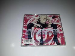 Madonna - Kapak Confessions on a Dance Floor Cd'si Hard Candy Orta kondisyon. Koleksiyonluk Nadir cd