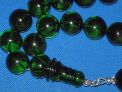 **(58)**İRİ TANELİ YEŞİL RENKLİ SIKMA KEHRİBAR EFE TESBİHİ