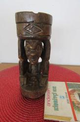 1950'LERDEN ÇOK NADİR EL OYMASI ANTİKA ADAYI AFRİKA VOODOO BÜYÜCÜSÜ AHŞAP KÜL TABLASI BİBLO HEYKEL (HAFİF EĞİMLİ) 20 CM