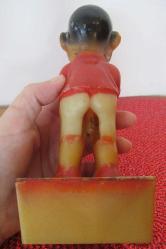 1950'LERDEN VİNTAGE  SERT PLASTİK ANTİKA BEBEK BİBLO OYUNCAK FİGÜR PİSSER BOY 18.5 CM
