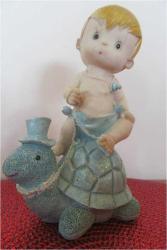 1980'LERDEN VİNTAGE FANTASTİK POLİRESAN BİBLO KAPLUMBAĞA SÜREN OĞLAN BEBEK 17 CM