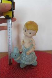 1980'LERDEN VİNTAGE FANTASTİK POLİRESAN BİBLO KAPLUMBAĞA SÜREN OĞLAN BEBEK 17 CM