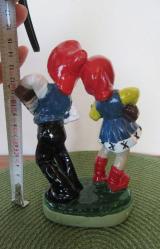 1960'LARDAN VİNTAGE ALÇI CHALKWARE BİBLO ARJANTİNLİ GENÇLER GİTAR VE AKORDİYON ÇALAN 15.5 CM