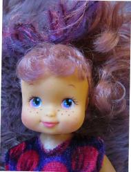 1980lerden Vintage Fuşya Rengi Saçlı ve Mor Giysili Plastik Oyuncak Bebek 18 cm