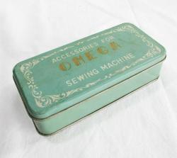 EsKi OMEGA Dikiş Makinesi TENEKE KUTUSU...