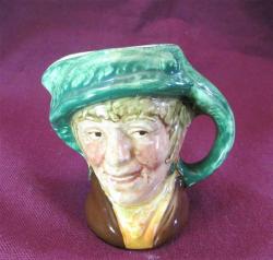 KoLeKSiYoNLuK İNGİLİZ DouLToN SERAMİK KüÇüK KUPA....Toby Jug