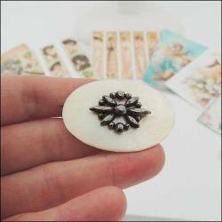 Antika Victorian Sedef Üzeri Cut Steel Çelik Detaylı Oval Broş 0088