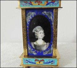 Retro Cloisonne Mineli Cameo Portreli Masa Saati Mantle Clock Kurmalı Çin