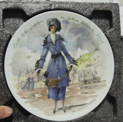 Eski LİMOGES FR.GANEAU İmzalı Edith La Femme Pratique 1915 Temalı Collectable Porselen Tabak 1977