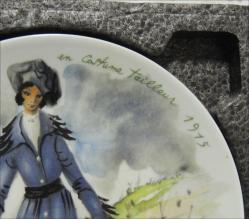 Eski LİMOGES FR.GANEAU İmzalı Edith La Femme Pratique 1915 Temalı Collectable Porselen Tabak 1977