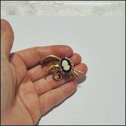 Retro Altın Ton Renkli Taşlı Akrilik Cameo Bayan Portresi Broş İğne 0063