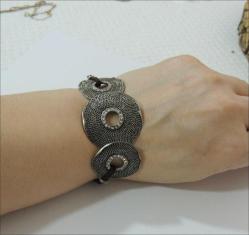 Vintage KENNETH COLE Gümüş Ton Metal Taşlı Deri Kordonlu Bileklik   0062