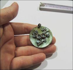 Vintage Yeşil Sedef Üzerine Gümüş Ton Metal Çiçek Kolye ucu (0060)