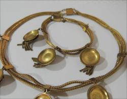 Antika Altın kaplama Kemer Tokası Formunda Püsküllü Kolye Bileklik set  0062
