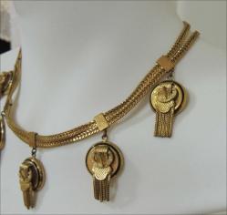 Antika Altın kaplama Kemer Tokası Formunda Püsküllü Kolye Bileklik set  0062