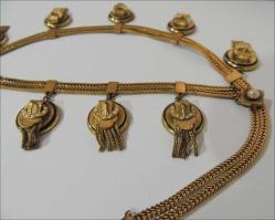 Antika Altın kaplama Kemer Tokası Formunda Püsküllü Kolye Bileklik set  0062