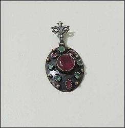 Vintage 925 Gümüş Yakut ve Zümrüt Taşlı Kolye Ucu ve Küpeler Takım   0052