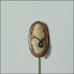 Vintage 14K 14 Ayar Altın Pırlanta Elde Oyma Cameo Yaka İğnesi 0039