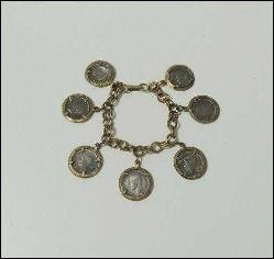 Eski Altın Rengi Bilezik 7 Adet Büyük Britanya Farthing Madeni Paralarıyla