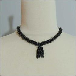 Retro Altın Ton Boncuk İşleme Siyah Kolye