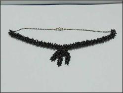 Retro Altın Ton Boncuk İşleme Siyah Kolye