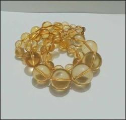 Retro Bal Rengi Lucite Kolye