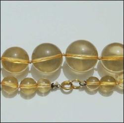 Retro Bal Rengi Lucite Kolye