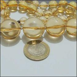 Retro Bal Rengi Lucite Kolye